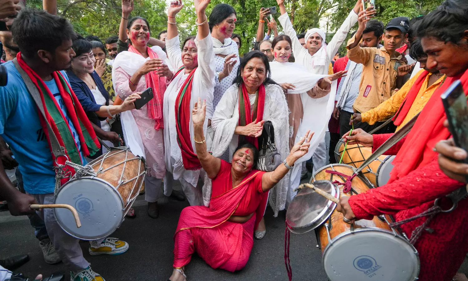 Shobhaa De | This election in India challenged the narrative of trust & distrust  Who’s ‘Desh ka Huzoor’? India gets its voice back