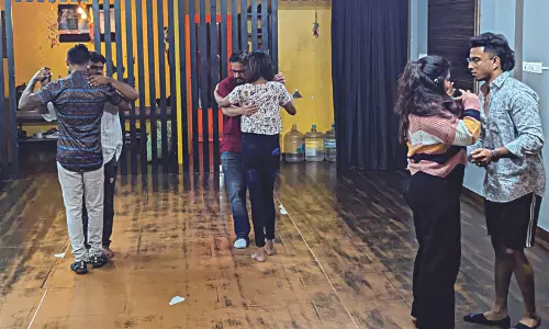 Bachata bliss, kizomba craze attracts many