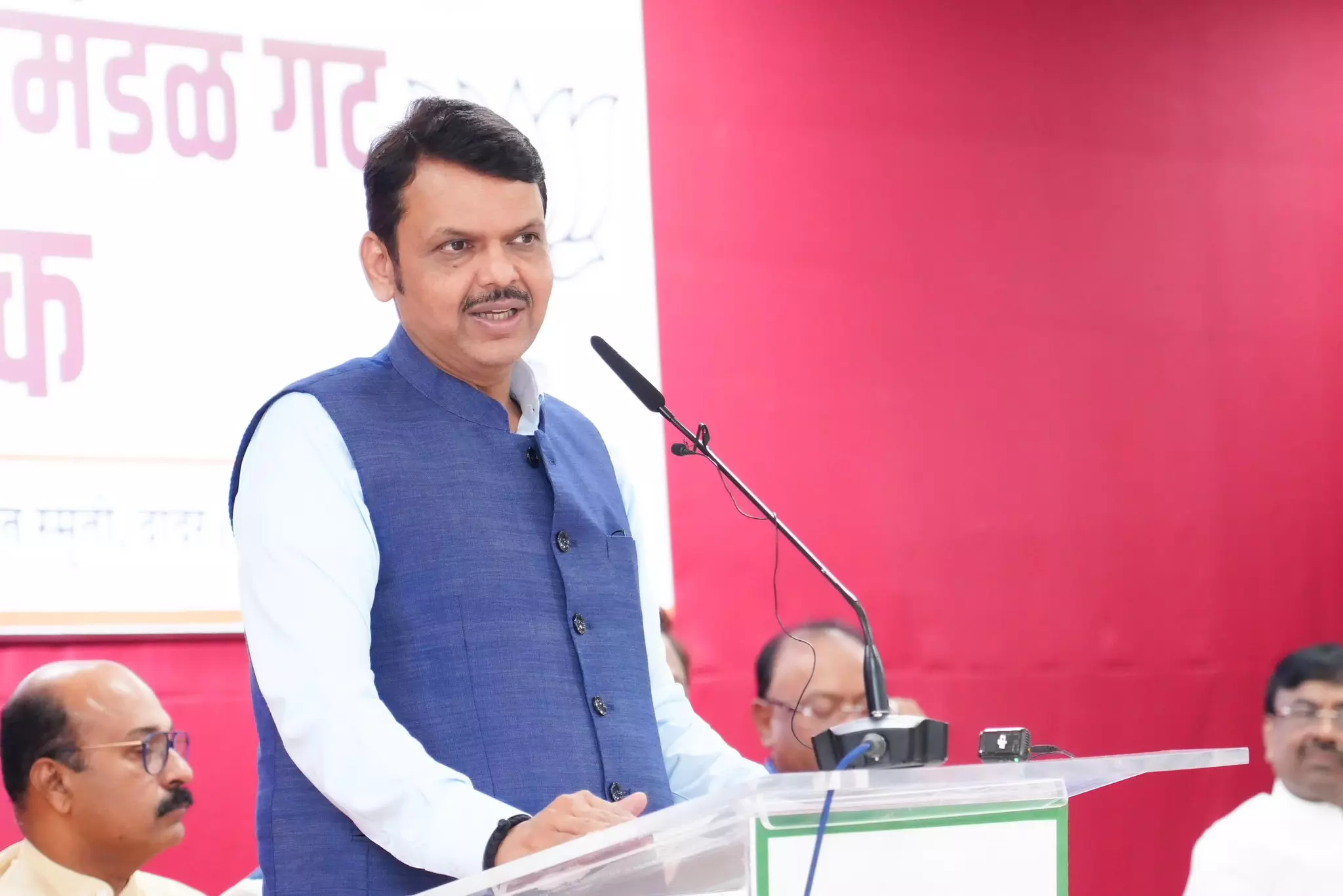 Devendra Fadnavis Calls for Unity Amid Mahayuti Discord Devendra Fadnavis Calls for Unity Amid Mahayuti Discord