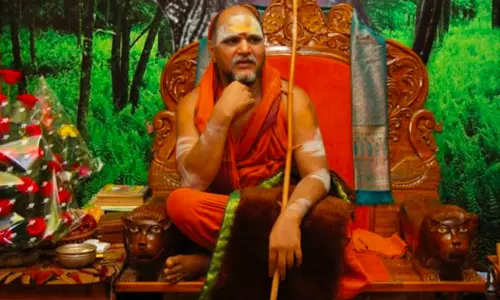 After Blessing Jagan, Sarada Seer Blesses Chandrababu