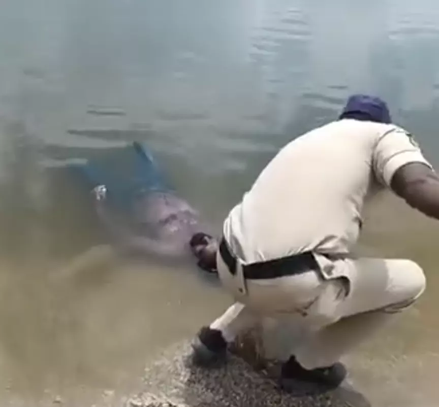 Adilabad: Police Shocked to Find ‘Dead’ Man Cooling His Body