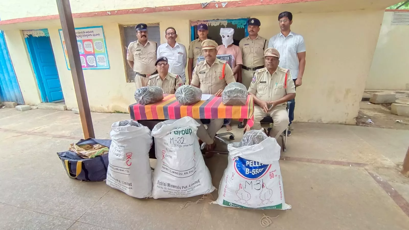 Man held for smuggling ganja from Odisha to Maharashtra from Secunderabad Man held for smuggling ganja from Odisha to Maharashtra from Secunderabad