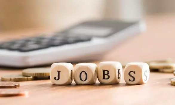 73% of Professionals Confident About Job Retention in FY26 73% of Professionals Confident About Job Retention in FY26