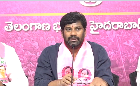 As Suman refused to cooperate, police officers forcibly lifted him and carried him into a waiting vehicle, shifting him to the Srirampur Police Station