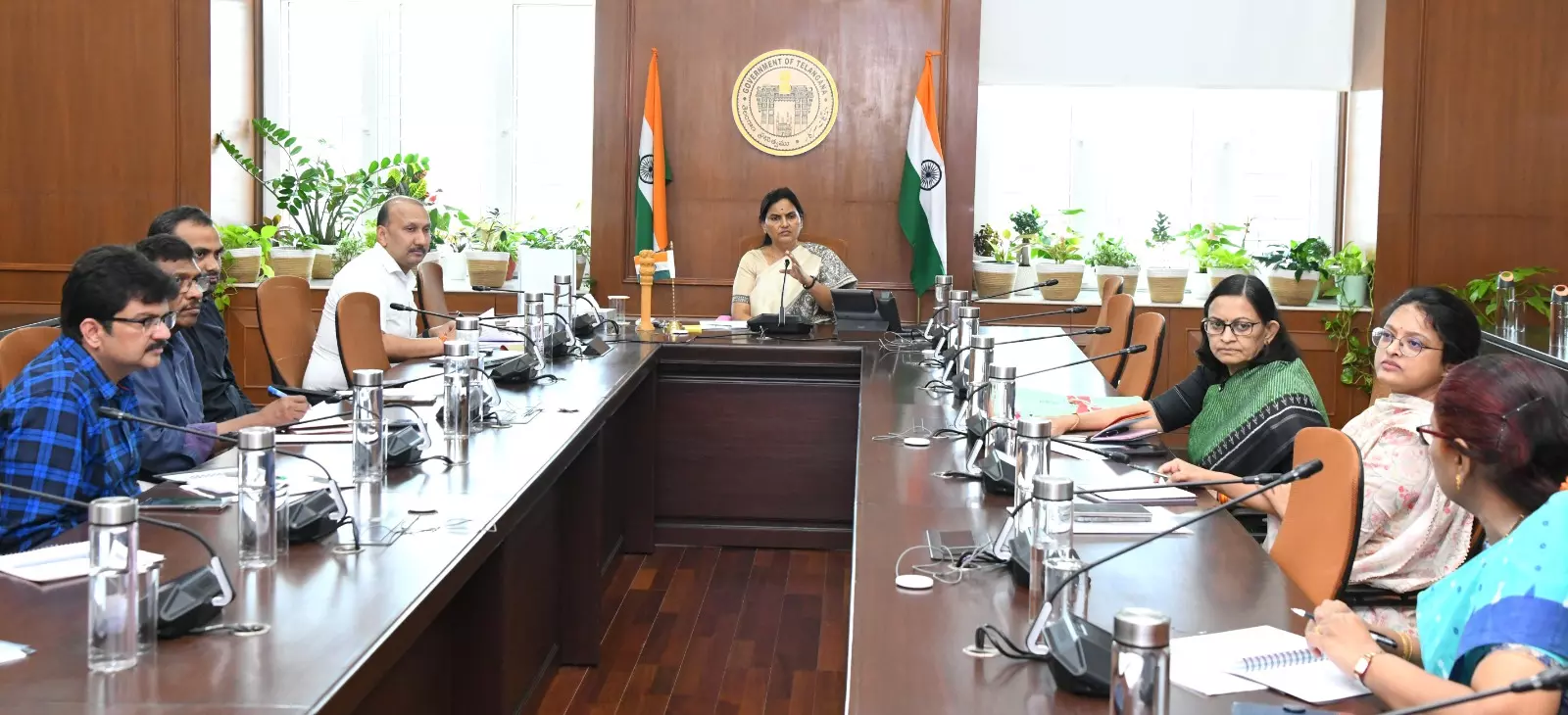 Telangana CS holds Review Meeting on Establishing Mahila Shakti Canteen Services Telangana CS holds Review Meeting on Establishing Mahila Shakti Canteen Services