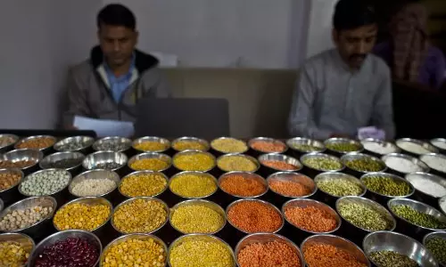 Retail Inflation at 1-Year Low: Staples Drive Decline