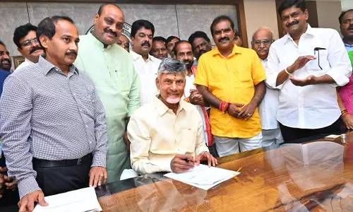 AP: Blacklisted babus denied nod to meet CM Naidu