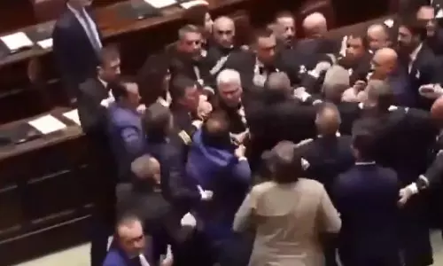 Italian Parliament Brawl: Lawmakers Throw Punches Italian Parliament Brawl: Lawmakers Throw Punches