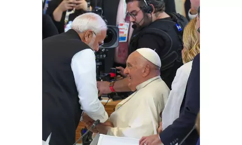 Modi meets Pope Francis at G7 session; invites him to visit India Modi meets Pope Francis at G7 session; invites him to visit India