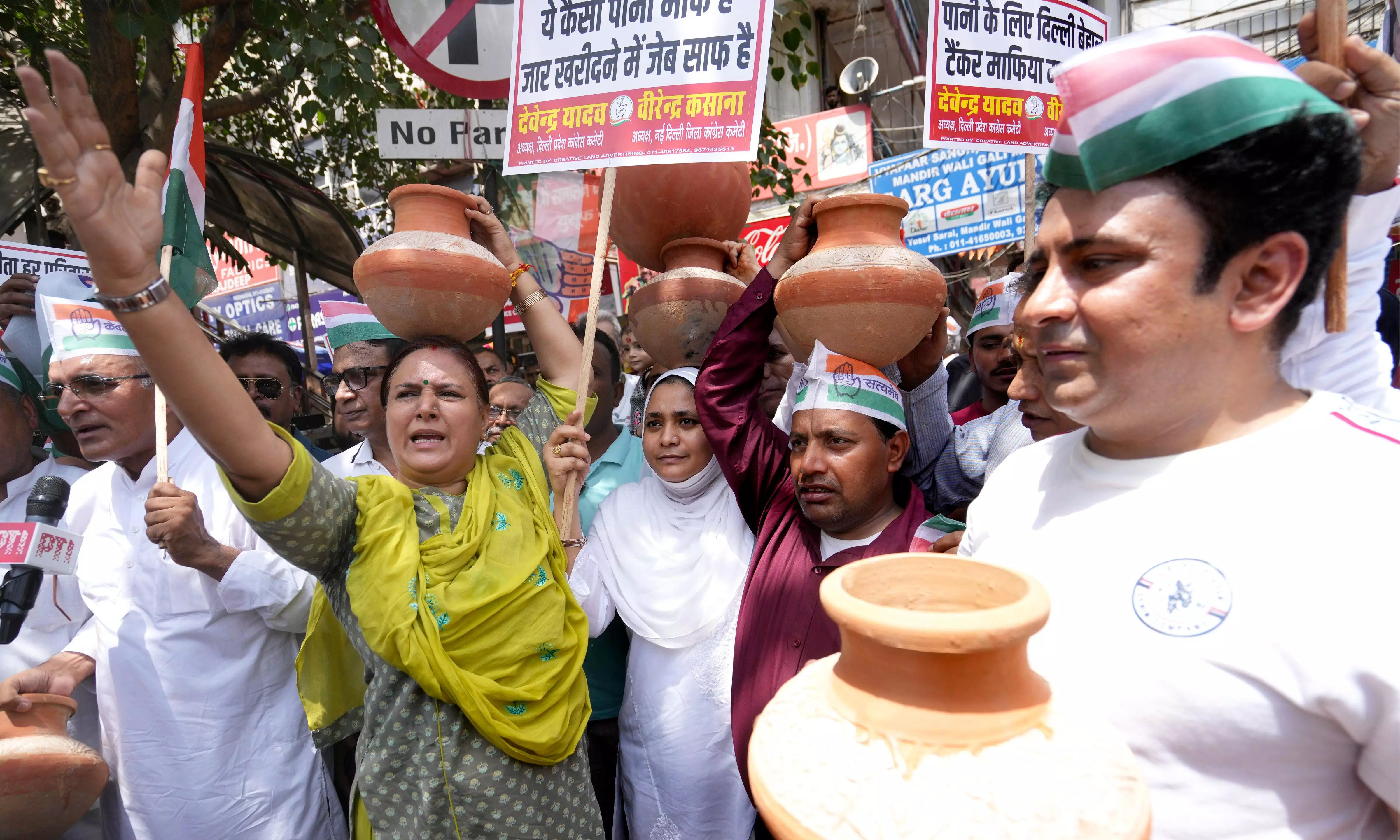 Water Crisis: Cong Holds Matka Phod Protests in Delhi Water Crisis: Cong Holds Matka Phod Protests in Delhi