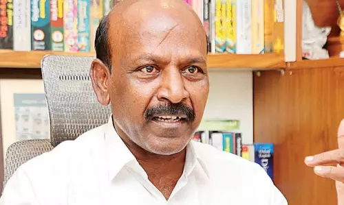 Hooch tragedy: Edappai Palaniswami in confusion, over medicine for treatment, says TN Minister