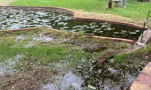 Visitors slam ill-maintained zoo Visitors slam ill-maintained zoo