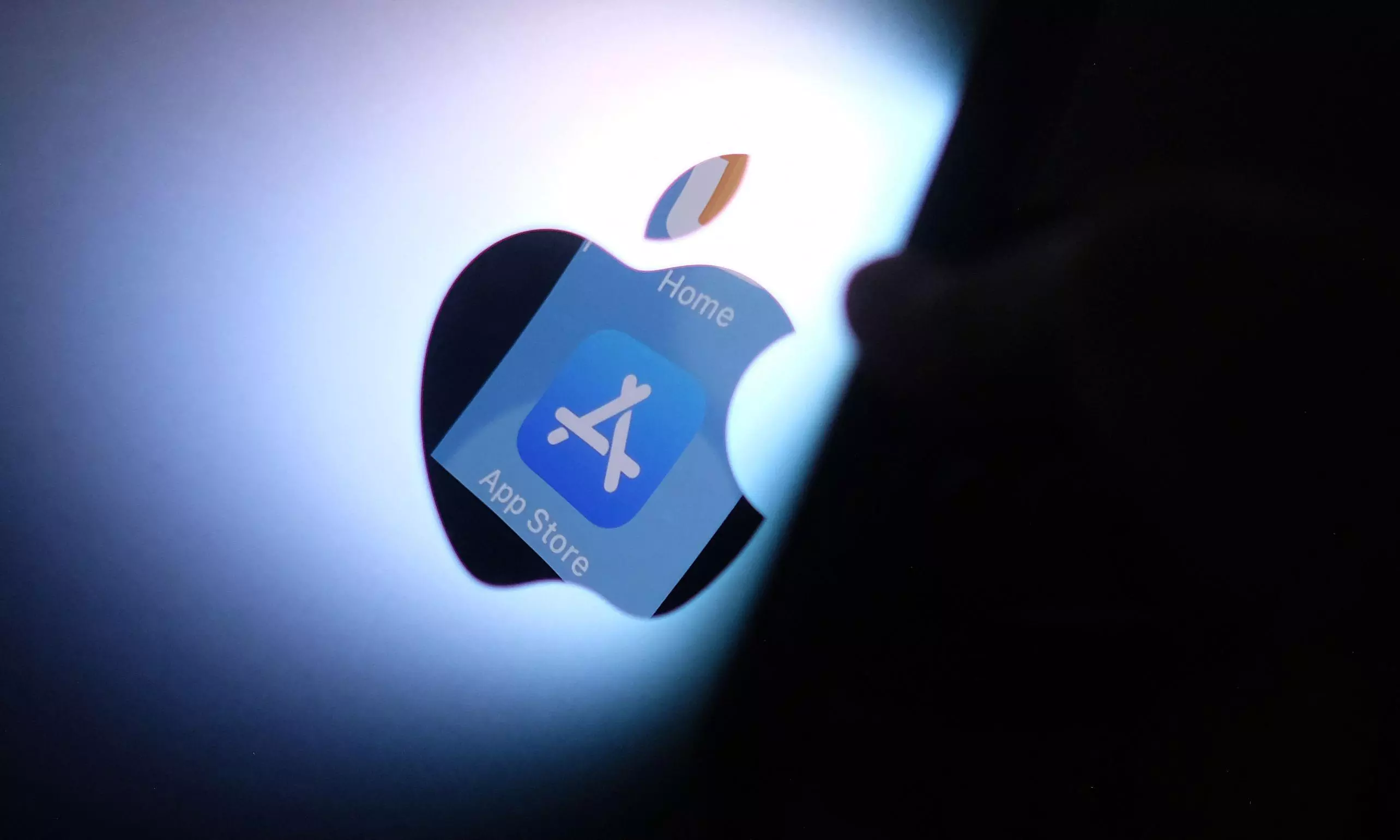 European Union regulators accuse Apple of breaching digital competition rules European Union regulators accuse Apple of breaching digital competition rules