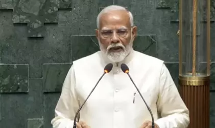 Modi Apologises for Shivaji Statue Collapse