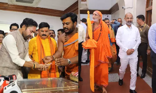 Telugu Culture in Full Display as Kishan, Bandi Take Oath Telugu Culture in Full Display as Kishan, Bandi Take Oath