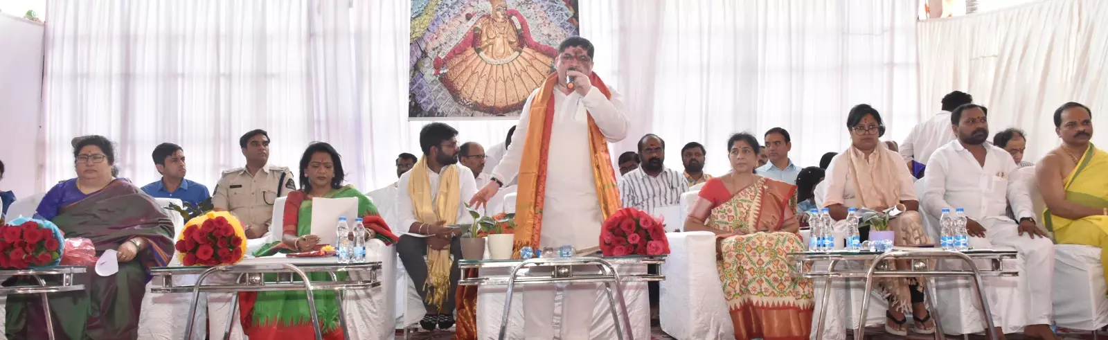 Organize Bonalu festival on spectacular note, Ponnam asks officials Organize Bonalu festival on spectacular note, Ponnam asks officials