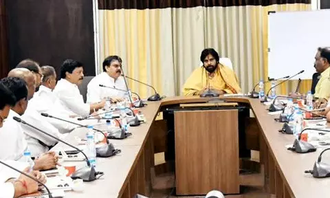 Be peoples voice, Pawan Kalyan tells MLAs