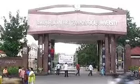 JNTU students continue to have food from unhygienic canteen