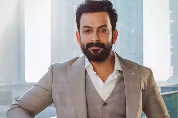 Buzz: Rajamouli Ropes in Prithviraj Sukumaran for Mahesh Movie? Buzz: Rajamouli Ropes in Prithviraj Sukumaran for Mahesh Movie?