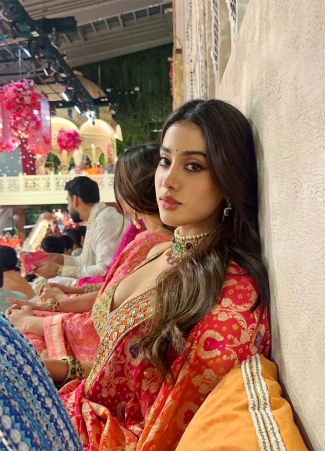 Bollywood beauty Janhvi dazzles at the Ambani wedding