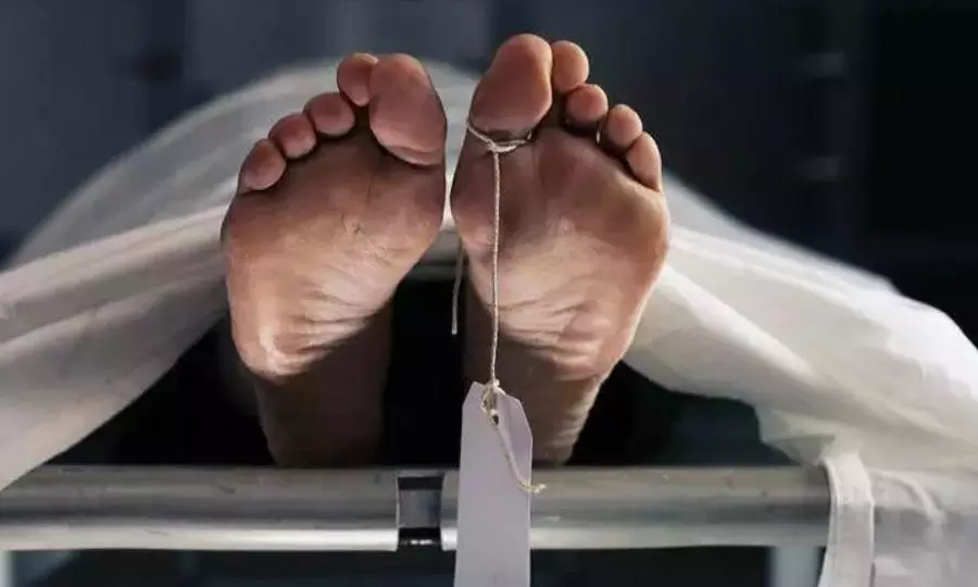 Telangana: Suicide Pact Suspected as Family Found Unconscious in Hotel Telangana: Suicide Pact Suspected as Family Found Unconscious in Hotel