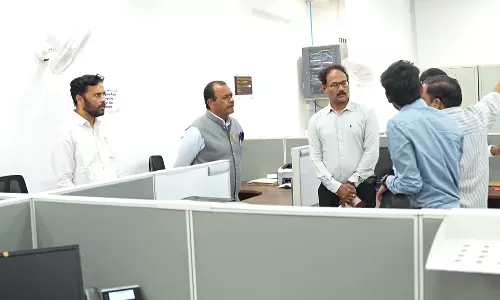 R&B staff face minister Komatireddy’s ire in sudden check