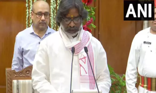 JMM executive president Hemant Soren takes oath as Chief Minister of Jharkhand