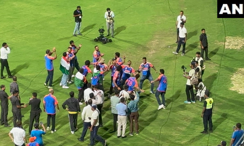 India players dance to tunes of dhol after arriving at Wankhede Stadium