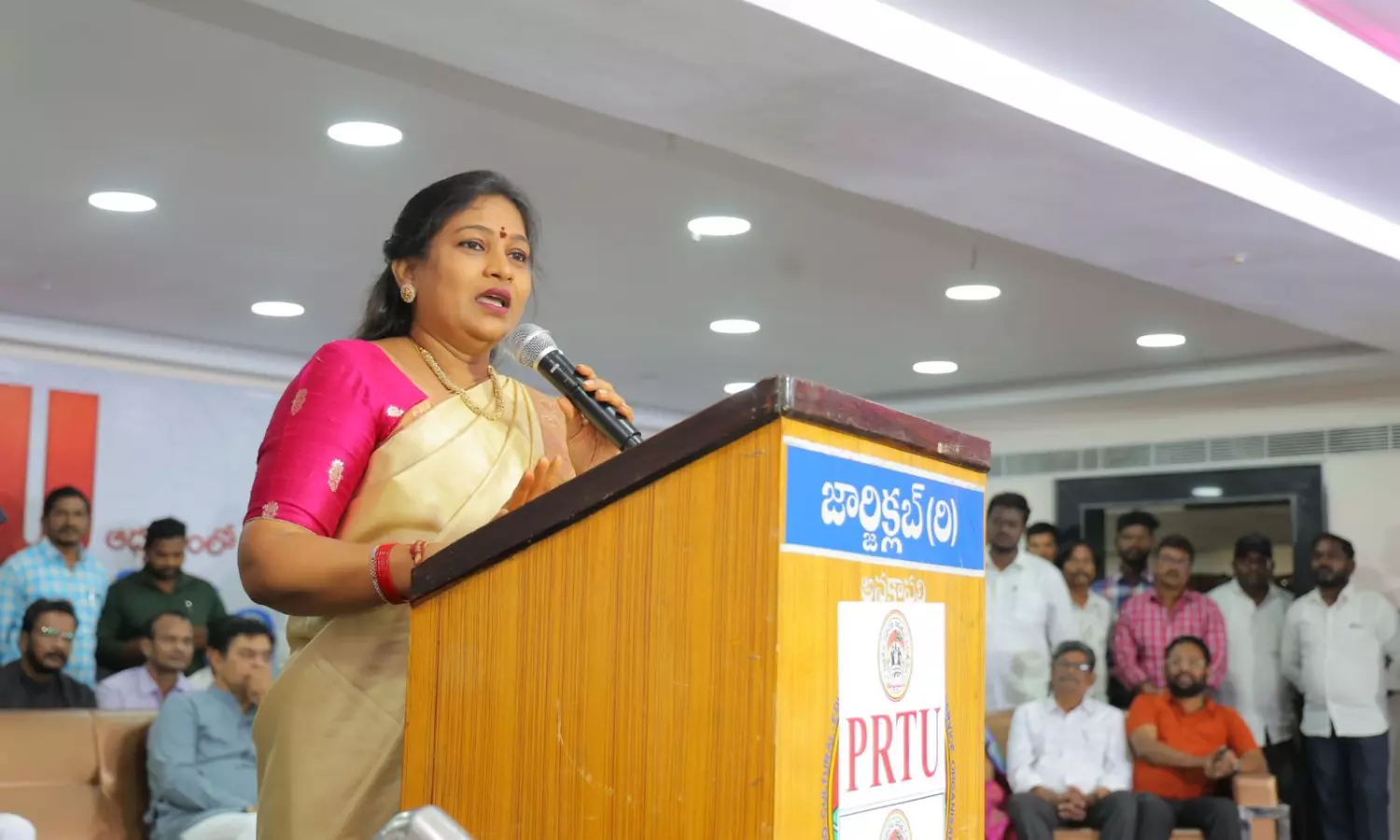 Home Minister Demands Apology From Jagan Over Amaravati Remarks