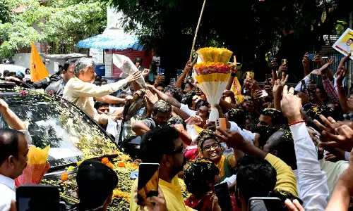 Andhra Pradesh, Telangana are like my eyes: Naidu