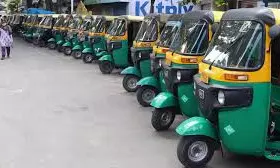 Autorickshaw drivers take out rally against RTA, cops