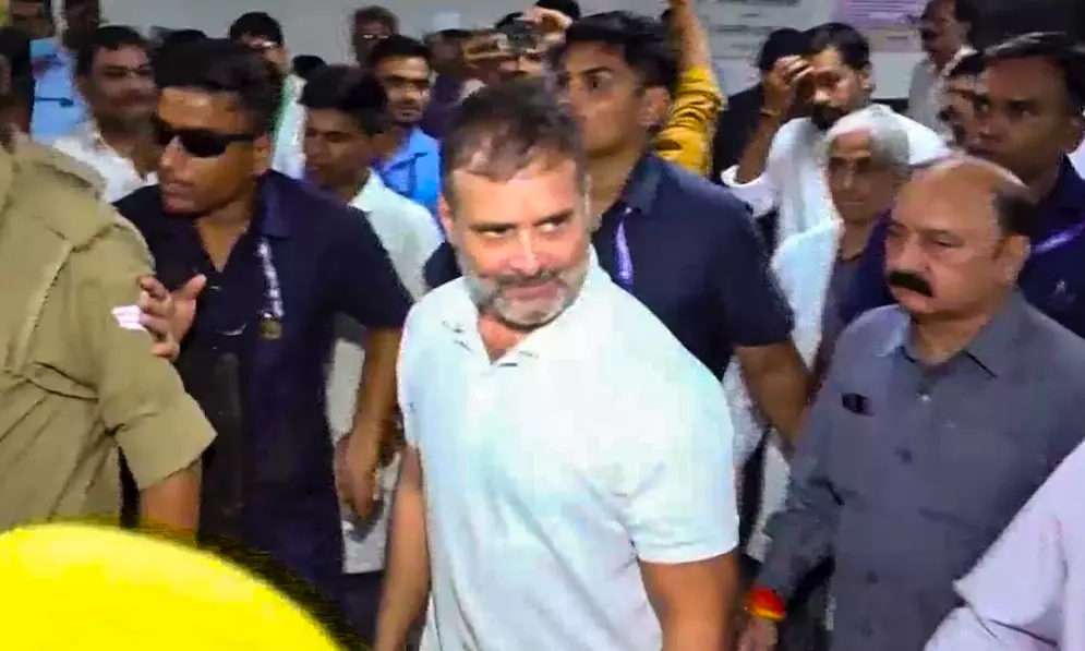 Rahul Gandhi visits Raebareli, meets Kirti Chakra awardees family