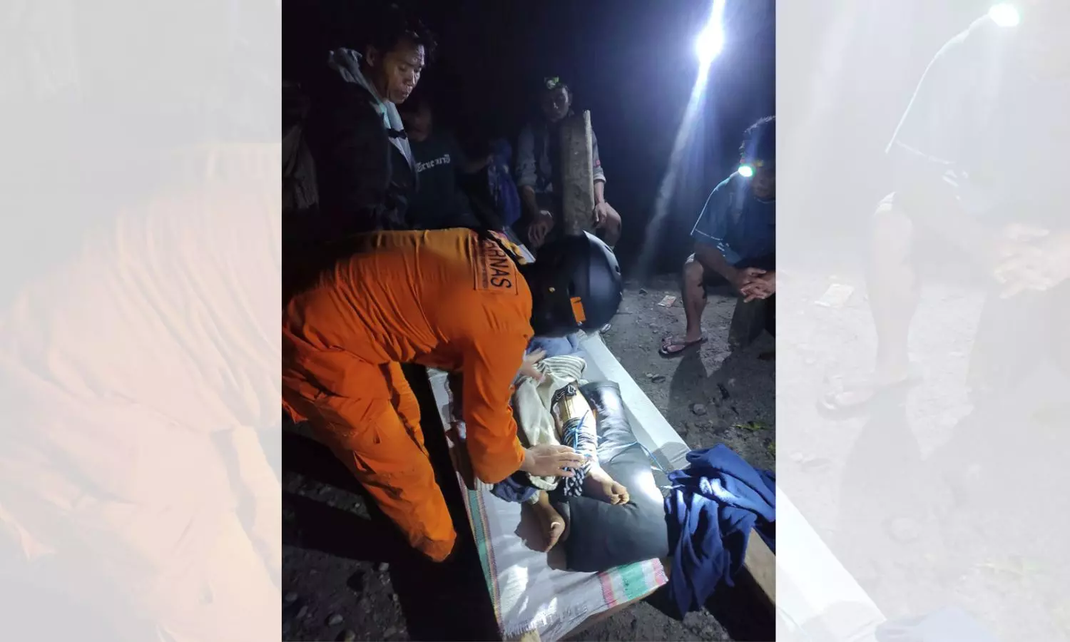 Indonesia landslide: Rescue operation underway for dozens of missing people Indonesia landslide: Rescue operation underway for dozens of missing people
