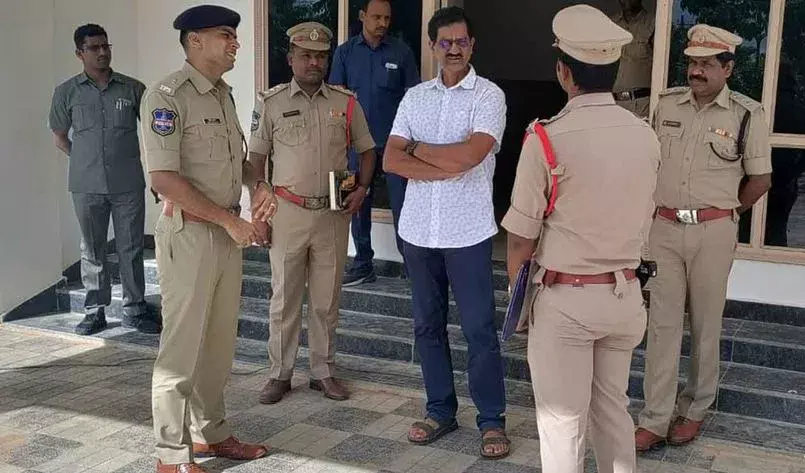 Prabhakar Playing Delaying Tactics with Telangana Police Prabhakar Playing Delaying Tactics with Telangana Police