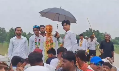Grooms Wedding Procession Takes to Boats in Bihar Grooms Wedding Procession Takes to Boats in Bihar