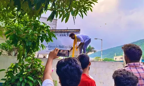 Deccan Chronicle office attacked by TD activists in Vizag