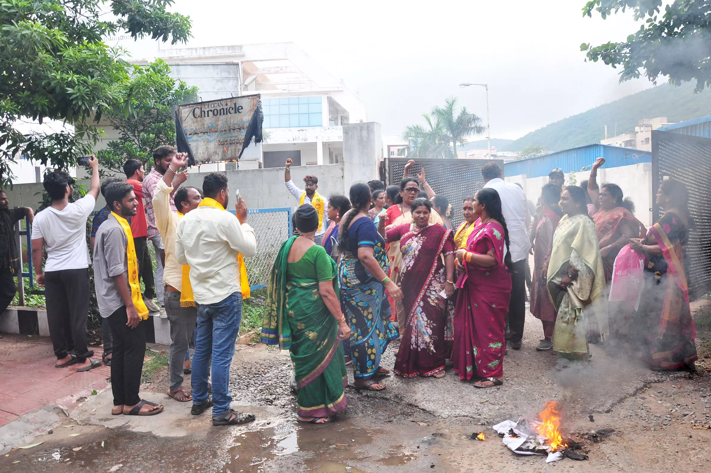 Leaders condemn attack on DC office Leaders condemn attack on DC office