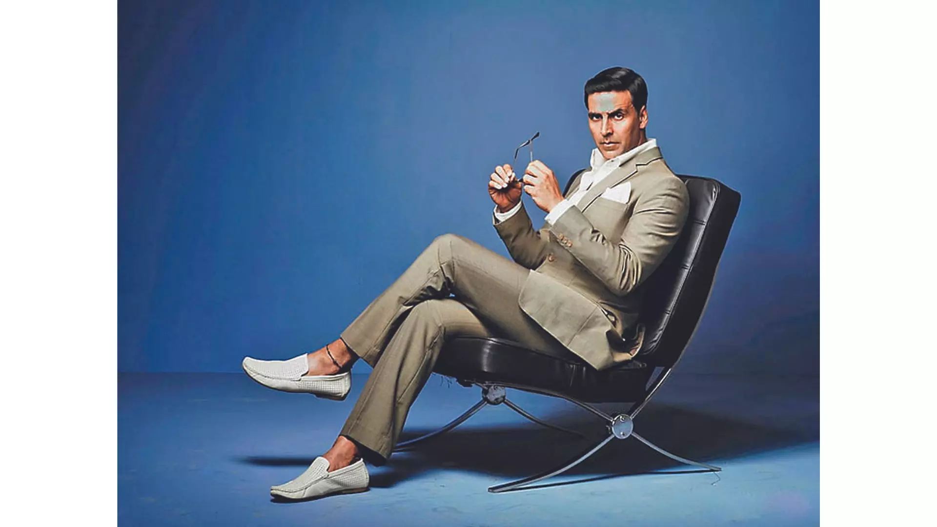 Akshay Kumar down with COVID-19? Akshay Kumar down with COVID-19?