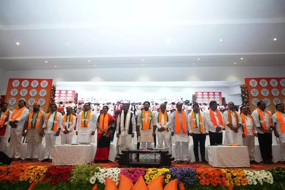 Joblessness spreading like contagious disease in Telangana: BJP Joblessness spreading like contagious disease in Telangana: BJP