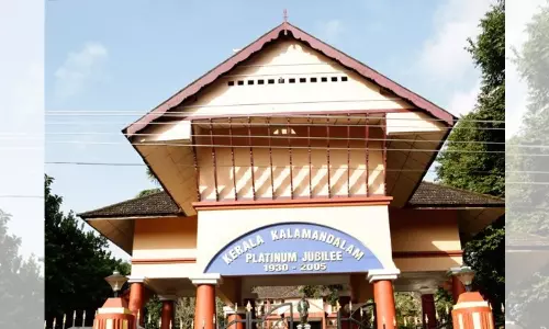 Kerala Kalamandalam Serves Non-Veg Food to Students For First Time in its History