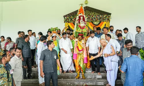 Telangana: Top Congress Politicians Celebrate Bonalu