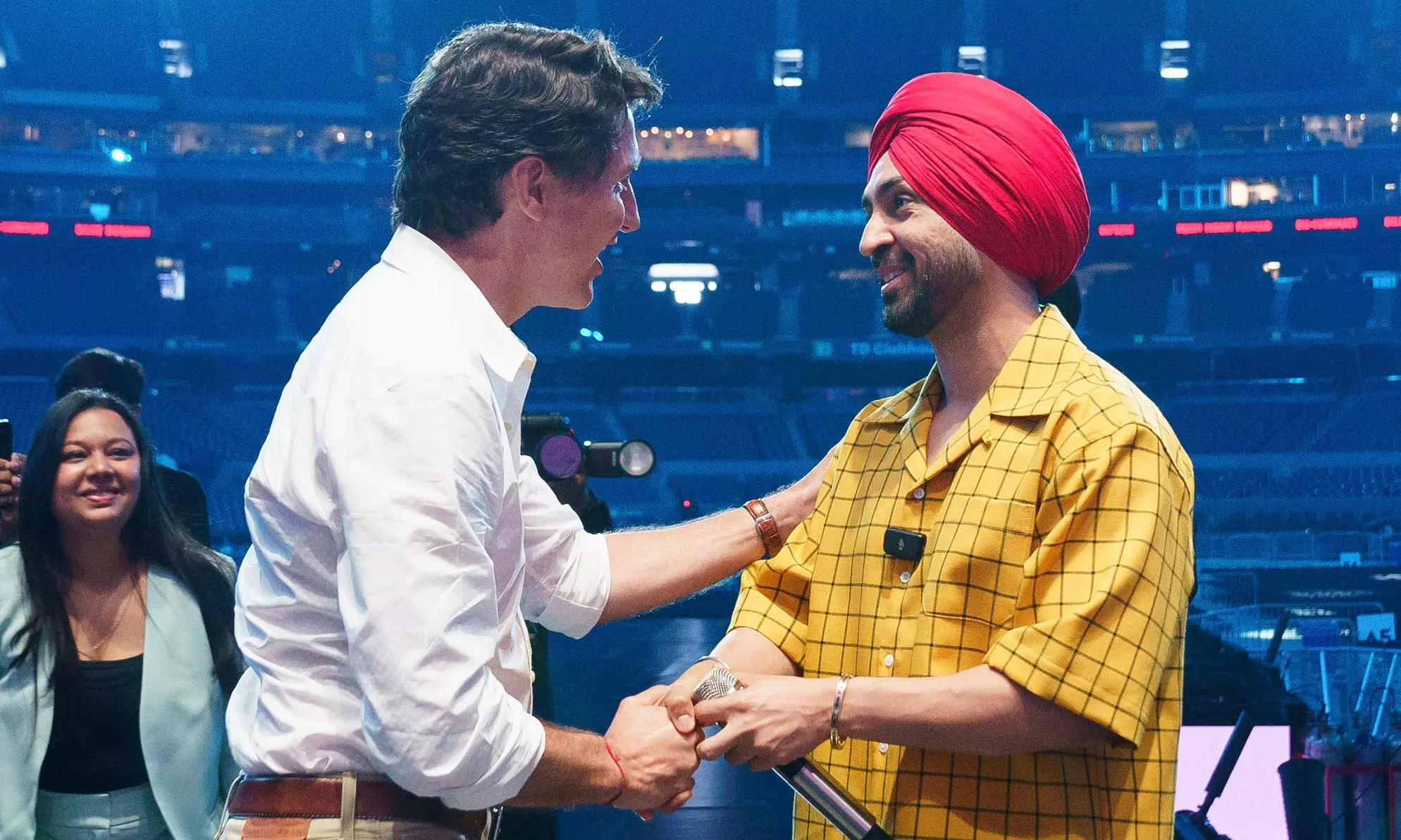 Canadian PM Justin Trudeau visits Diljit Dosanjh ahead of his sold out Toronto concert Canadian PM Justin Trudeau visits Diljit Dosanjh ahead of his sold out Toronto concert