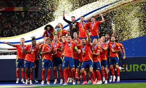 Spain beat England to win Euro 2024 final with late Oyarzabal goal