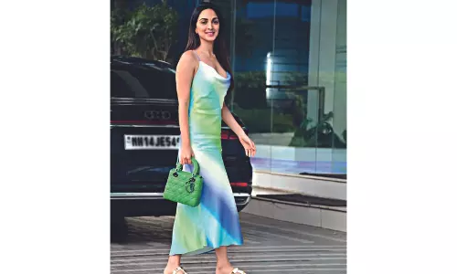 (Un)worthy luxurious keepsakes (Un)worthy luxurious keepsakes