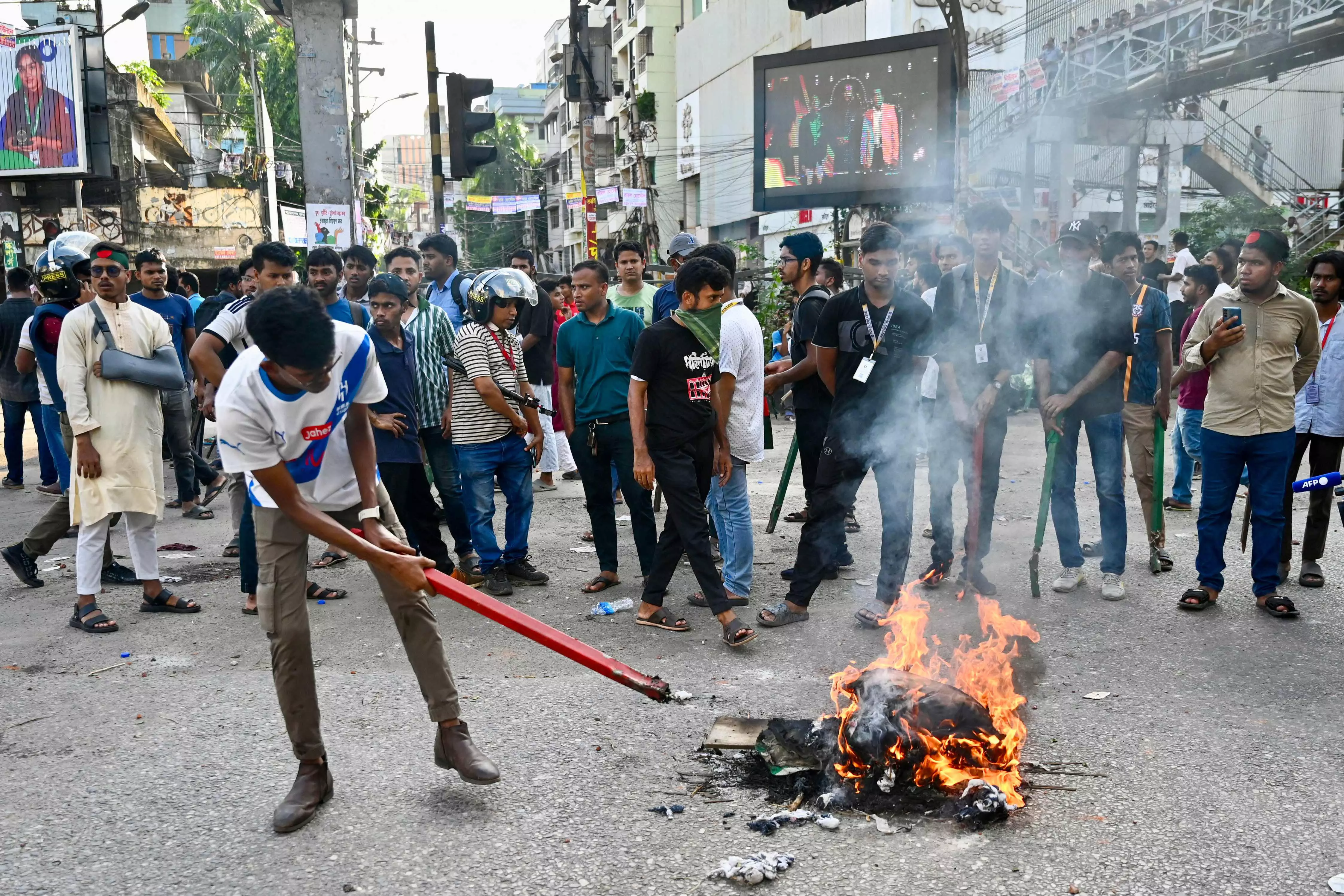 Bangladesh: 5 killed, dozens injured in violent clashes over govt jobs quota Bangladesh: 5 killed, dozens injured in violent clashes over govt jobs quota
