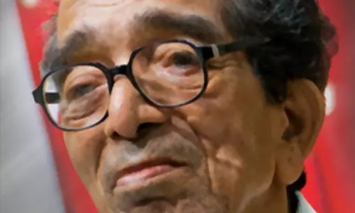 Thief returns stolen TV on finding the house belonged to famous Marathi poet Narayan Surve Thief returns stolen TV on finding the house belonged to famous Marathi poet Narayan Surve