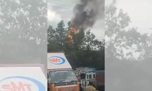 Anakapalli: Fire Breaks Out at Vasantha Chemicals, Sweeper Dead Anakapalli: Fire Breaks Out at Vasantha Chemicals, Sweeper Dead