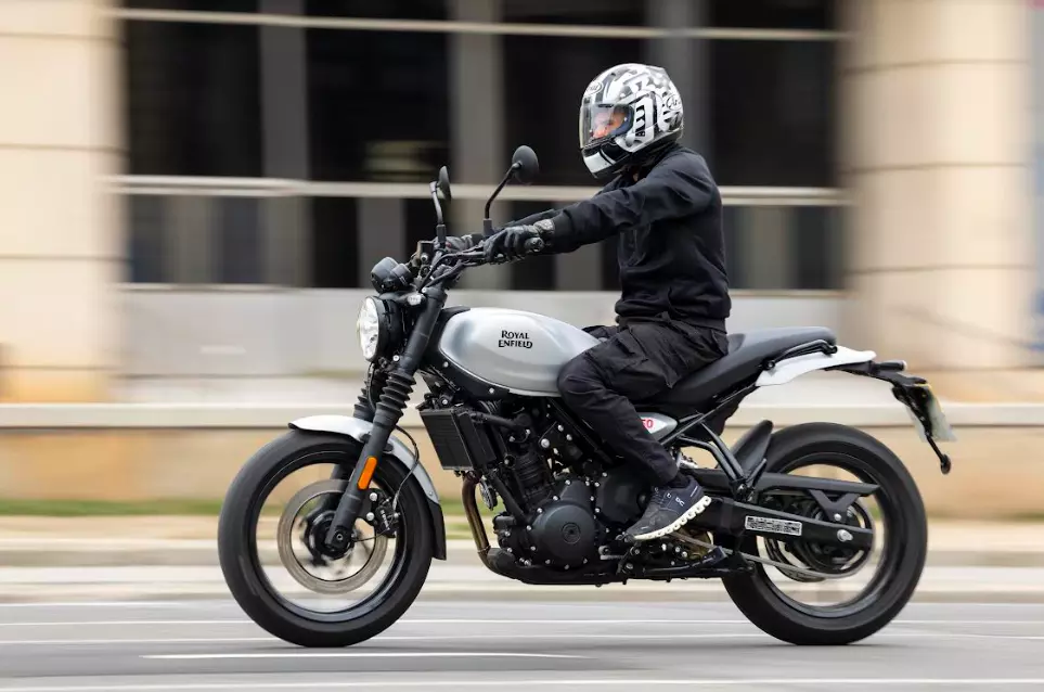 Royal Enfield Guerrilla 450 Starts at Rs 2.39 Lakh