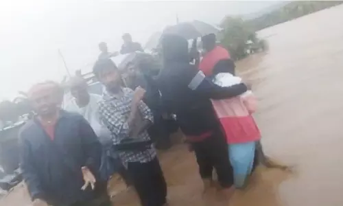 19 people stranded in floodwaters at Aswaraopet flown to safety in helicopters