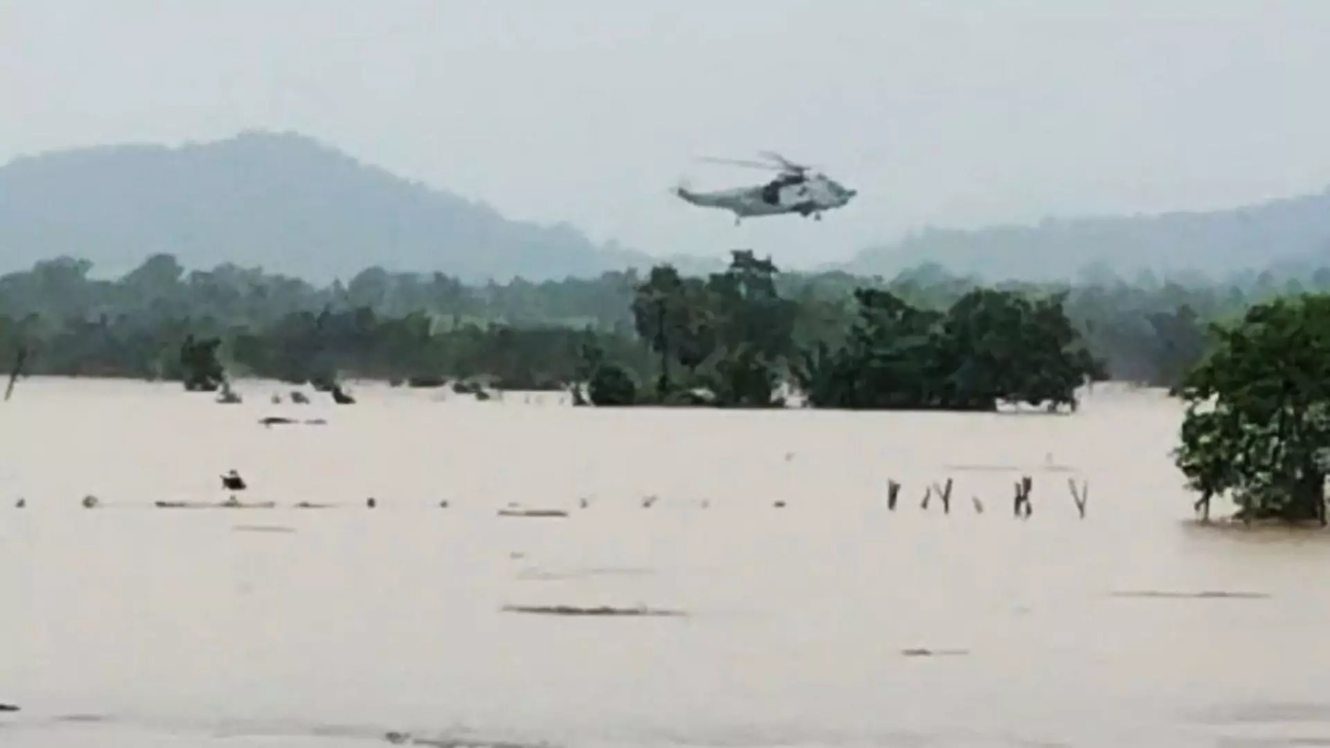 40 Rescued, 150 Aided After Telanganas Peddavagu Bund Breach